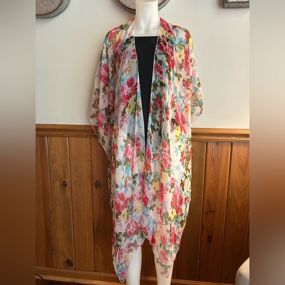 Salty Lemon one size fits most swimsuit cover, floral, NWT, bathing suit cover